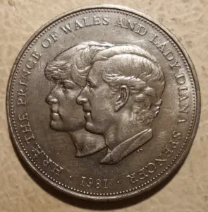 Reverse image of the 1981 Charles and Diana Crown